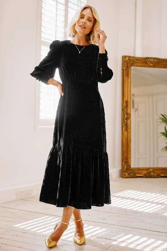 budget maxi dresses for fall -Esmee Velvet Dress | Black