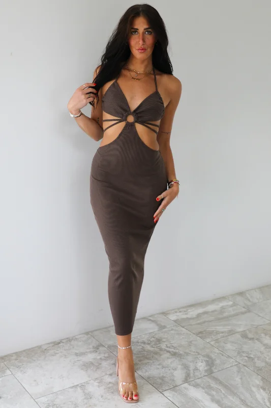 chic maxi dresses for style -Eyes On Me Maxi Dress: Mocha